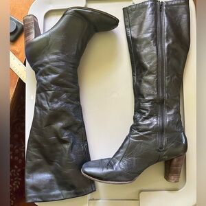 Joyce knee high black heeled boots (8 1/2)